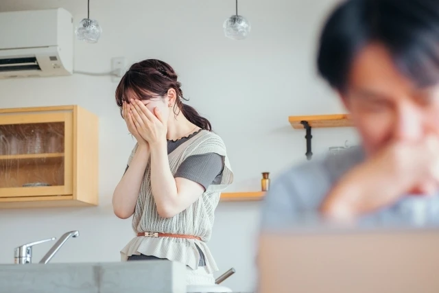 台所泣く妻
